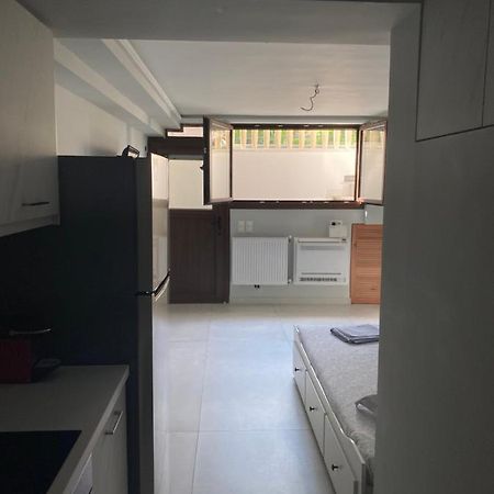 Minimalist Studio Behind Hilton Hotel Atenas Exterior foto