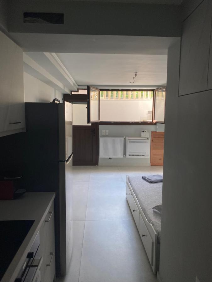 Minimalist Studio Behind Hilton Hotel Atenas Exterior foto