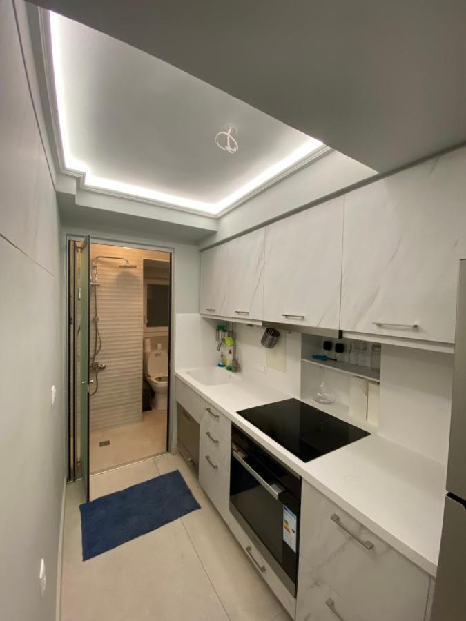 Minimalist Studio Behind Hilton Hotel Atenas Exterior foto